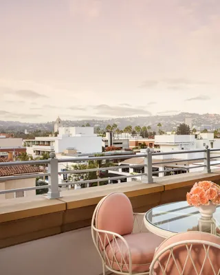 Hollywood Suite large terrace with outdoor seating and uninterrupted views over Beverly Hills.