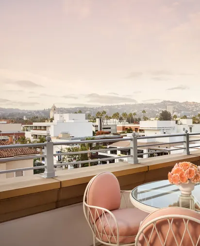 Hollywood Suite large terrace with outdoor seating and uninterrupted views over Beverly Hills.